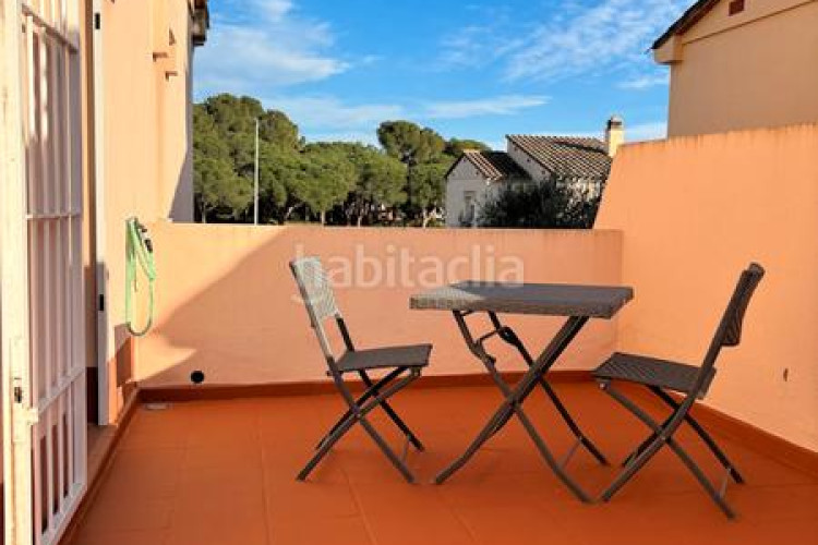 Chalet villa con piscina privada, de primera calidad en Escala (L´)