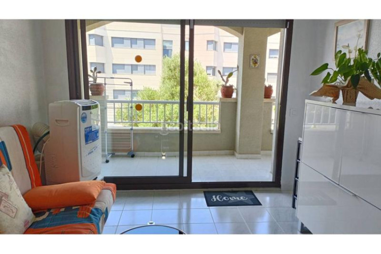 Piso en narcís monturiol 15 piso en venta en com. els pins en Escala (L´)