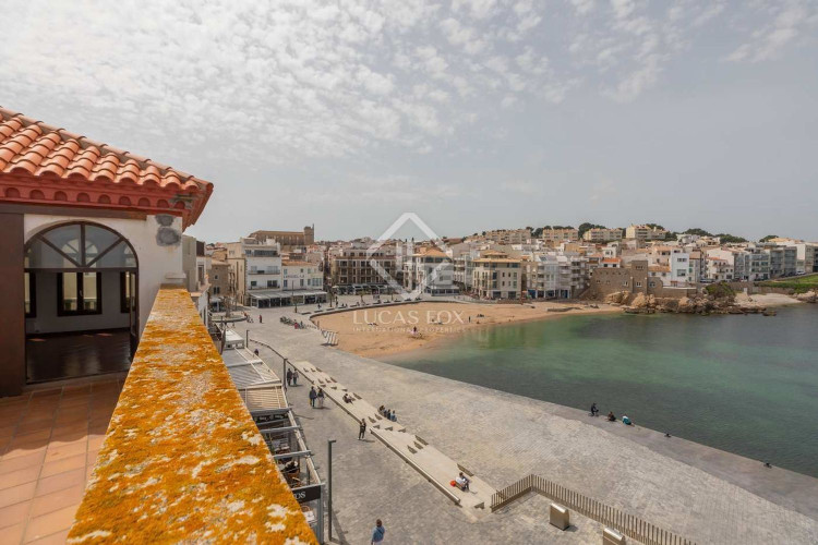 Chalet pareado en calle de la Torre