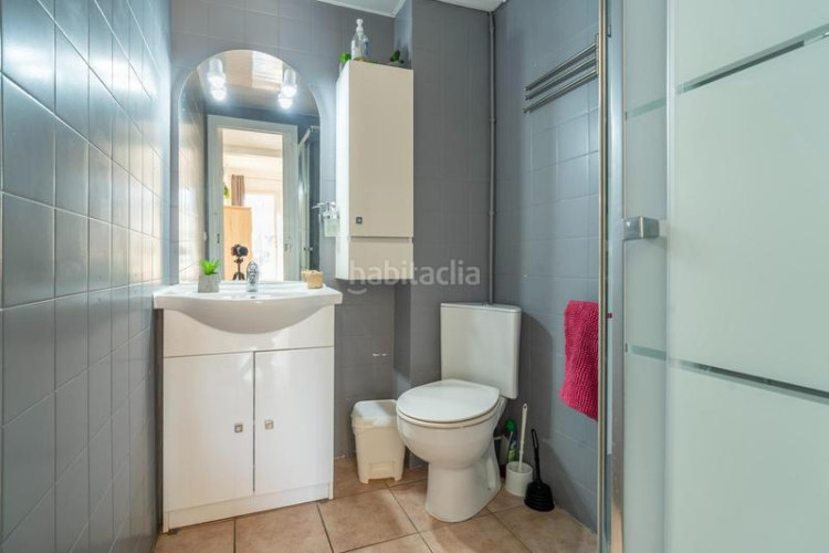 Piso  con 3 habitaciones situado zona montgó en Escala (L´)