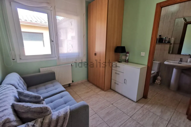 CASA UNIFAMILIAR CON PISCINA PRIVADA, GARAGE, MUY SOLEADA EN L'ESCALA
