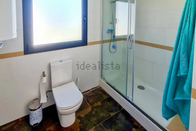 CASA MODERNA CON PISCINA Y GARAJE EN ZONA TRANQUILA