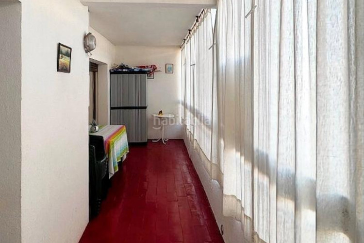 Apartamento  de 82m2, a 300m de la mar, con 20m2 de terraza en Escala (L´)
