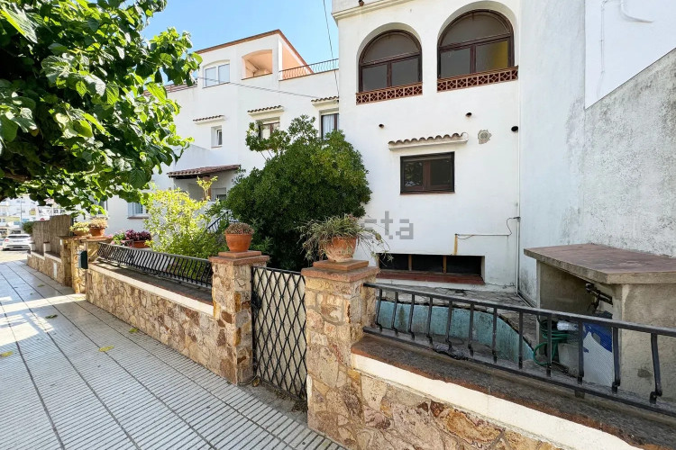Chalet adosado en calle Tramuntana, 4