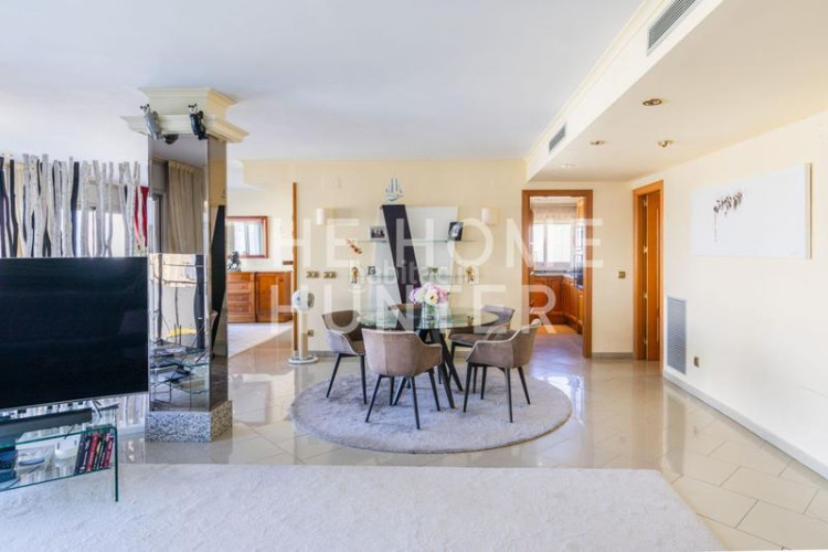 Ático  de 214 m2 con vistas y terraza en venta en escala, l en Escala (L´)