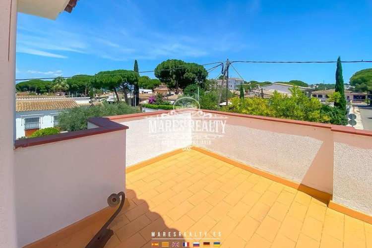 Casa preciosa casa a 4 vientos con gran parcela en Escala (L´)