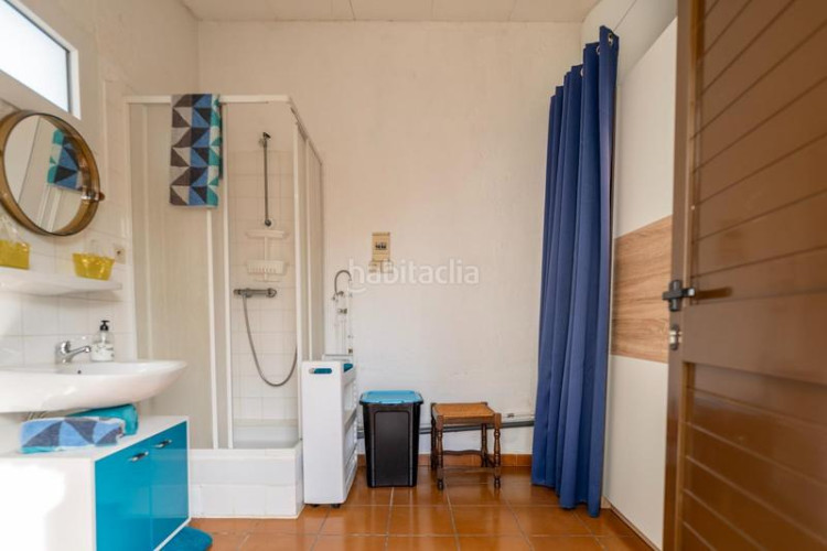Casa  reformada situada cerca de los comercios en Escala (L´)