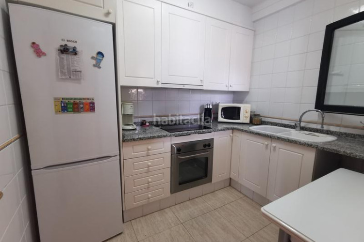Casa en carrer cantallops 9 casa unifamiliar con piscina, garage, orientación sud en l'escala en Escala (L´)