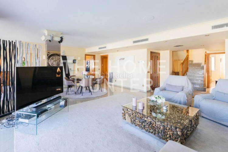 Ático  de 214 m2 con vistas y terraza en venta en escala, l en Escala (L´)