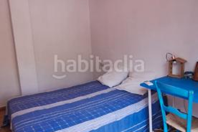 Casa pareada espaciosa casa con jardín y jacuzzi, zona cala montgó en Escala (L´)