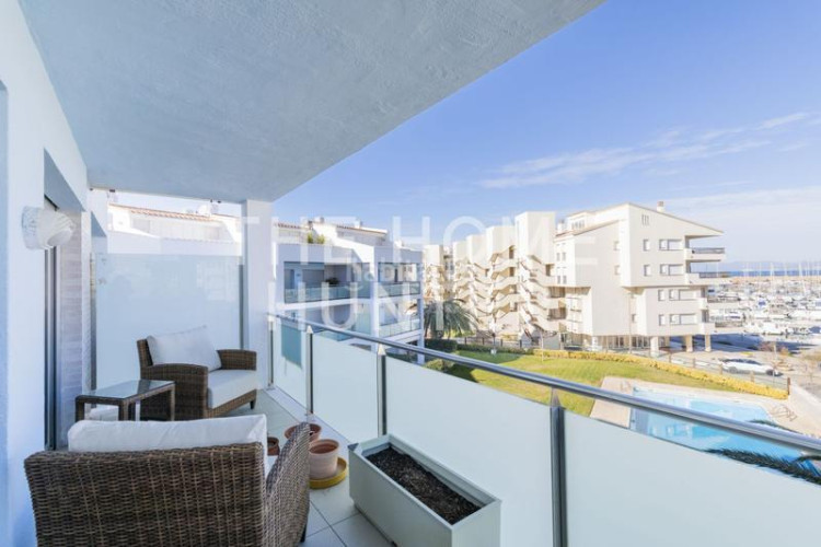 Ático  de 214 m2 con vistas y terraza en venta en escala, l en Escala (L´)