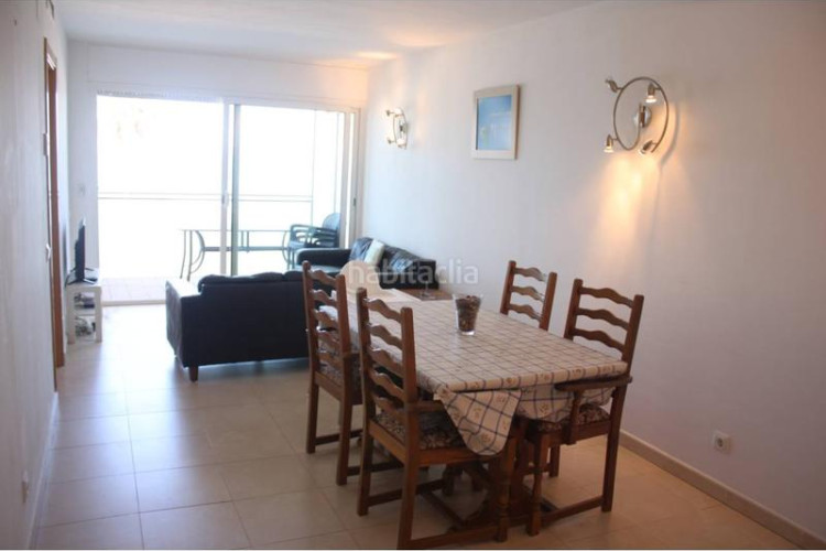 Piso en naintré 3 moderno apartamento en la playa de Riells en Escala (L´)