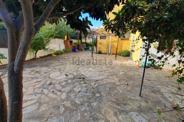 Chalet pareado en Barrio Riells