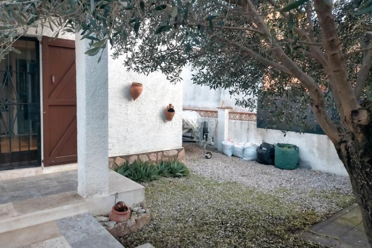 Chalet en carrer fitora 38 casa reformada a pie de la playa de Riells de la escala en Escala (L´)
