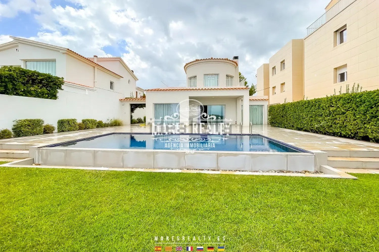 Casa independiente en Barrio Port - Les Planasses