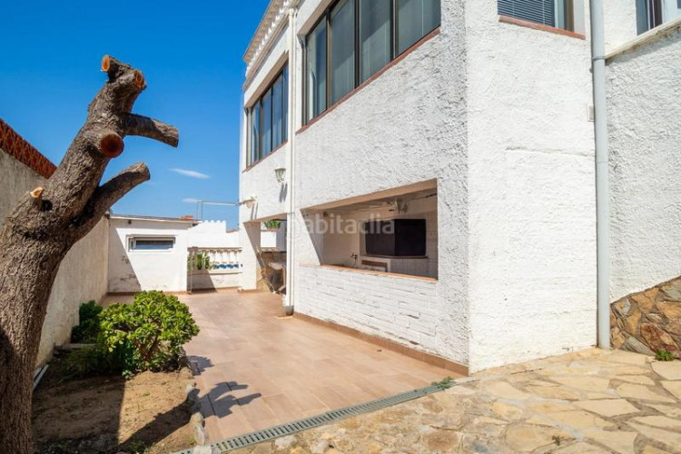 Casa  espaciosa con vistas al mar y piscina privada zona puig sec en Escala (L´)