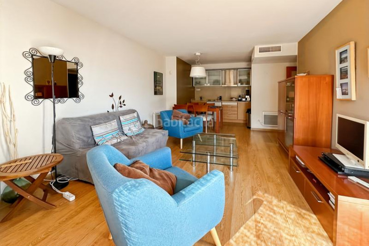 Piso encantador piso amueblado con licencia turística, plaza de parking privada y piscina en lescala.el piso dispone de dos habitacione en Escala (L´)