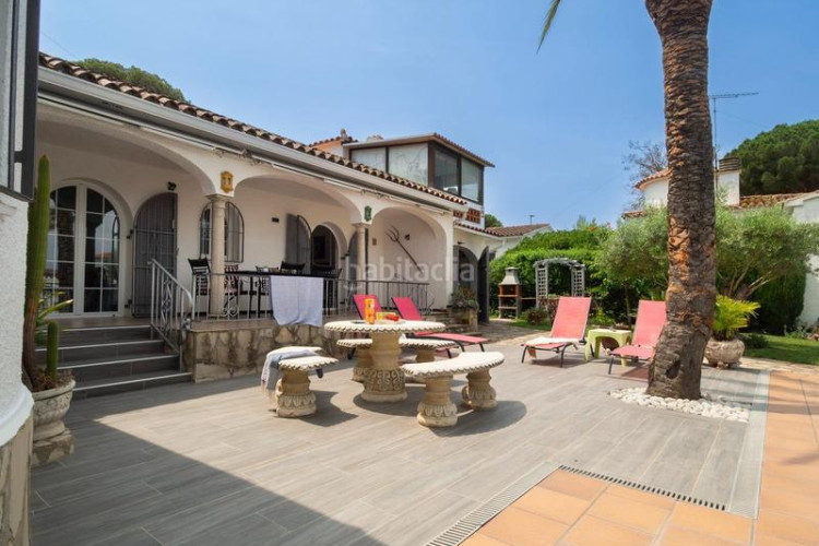 Casa un oasis de privacidad y confort en Riells Escala (L´)