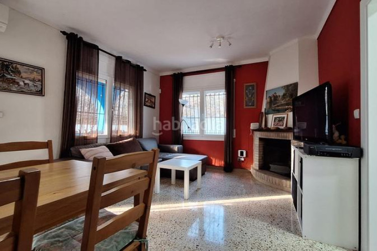 Chalet acogedor chalet esquinero con jardín y parking con posibilidad de piscina privada lescala costa brava en Escala (L´)
