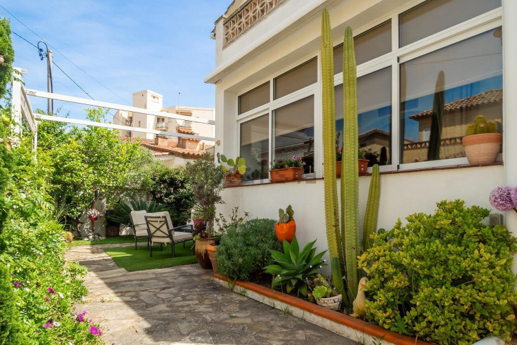 Casa independiente en Barrio Riells