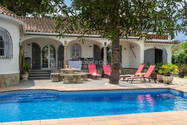 Casa un oasis de privacidad y confort en Riells Escala (L´)