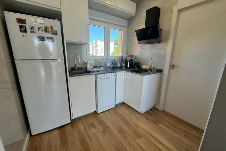 Piso para aprovechar apartamento de 38 m2 con terraza de 8 m2 vista al mar en Escala (L´)