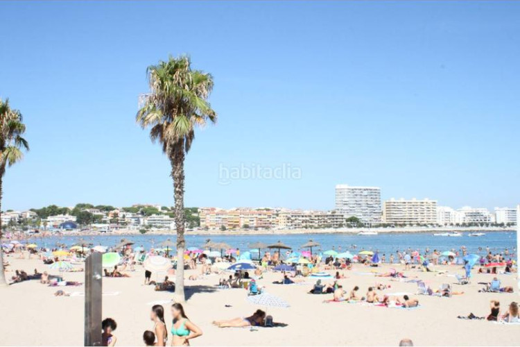 Piso en naintré 3 moderno apartamento en la playa de Riells en Escala (L´)
