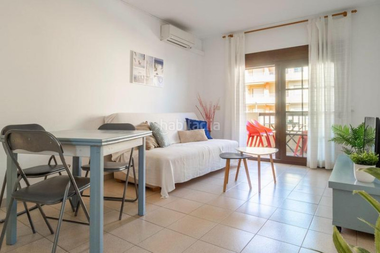 Apartamento vive a 100 metros de la playa de Riells, en la hermosa costa brava! en Escala (L´)