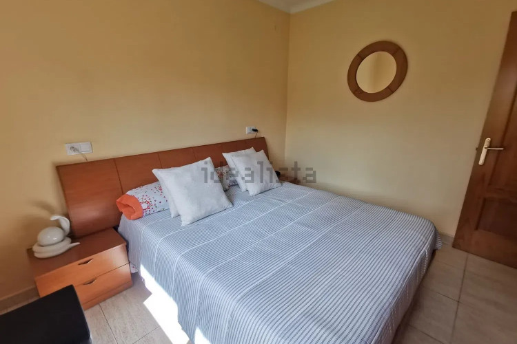 CASA UNIFAMILIAR CON PISCINA PRIVADA, GARAGE, MUY SOLEADA EN L'ESCALA