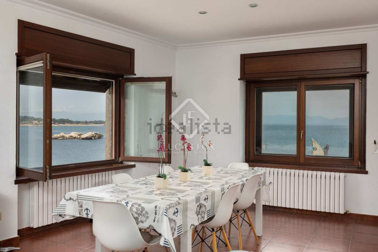 Chalet pareado en calle de la Torre