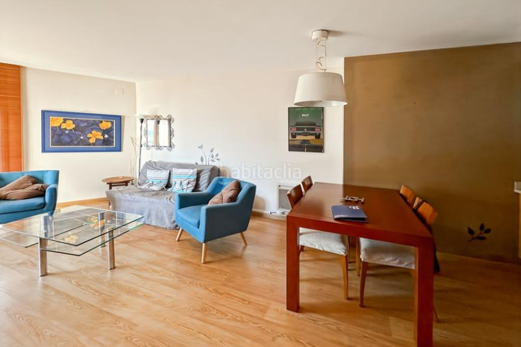 Piso encantador piso amueblado con licencia turística, plaza de parking privada y piscina en lescala.el piso dispone de dos habitacione en Escala (L´)