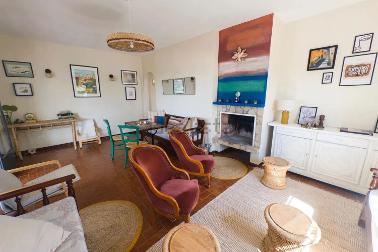 Casa independiente en calle Punta Montgó