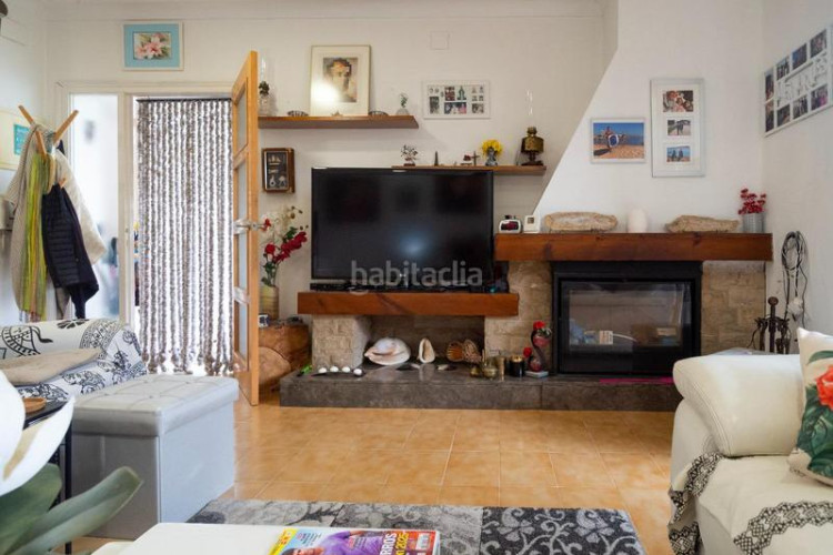 Casa  individual en excelente estado a 120m de la playa de Riells en Escala (L´)