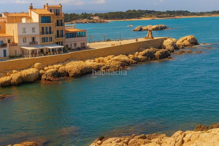 Piso dúplex exclusivo con espectaculares vistas al mar y solárium privado en Escala (L´)