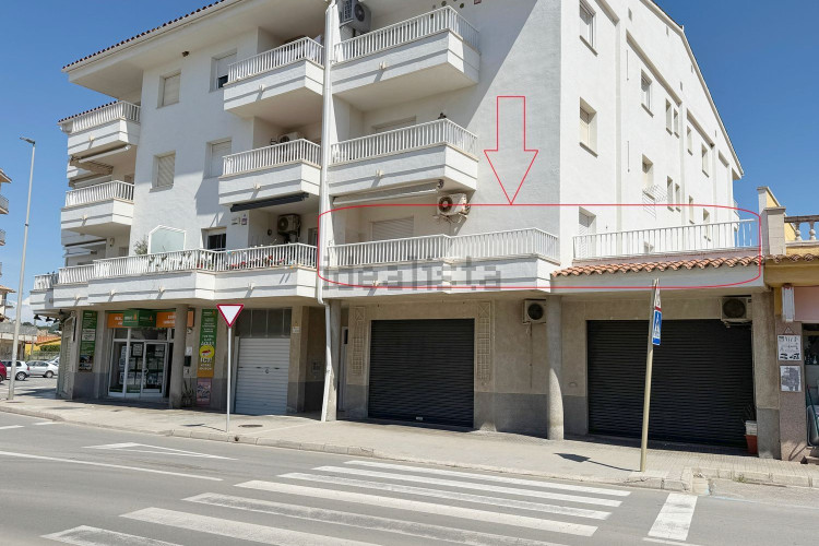 Piso en avenida de Montgó