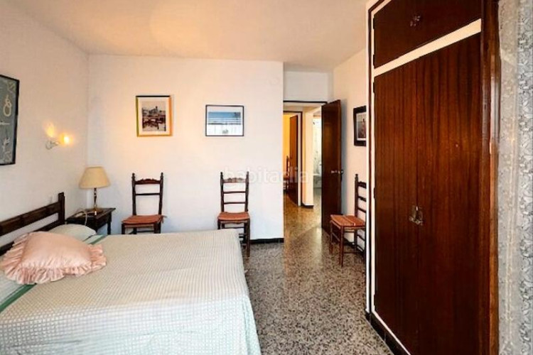 Apartamento  de 82m2, a 300m de la mar, con 20m2 de terraza en Escala (L´)