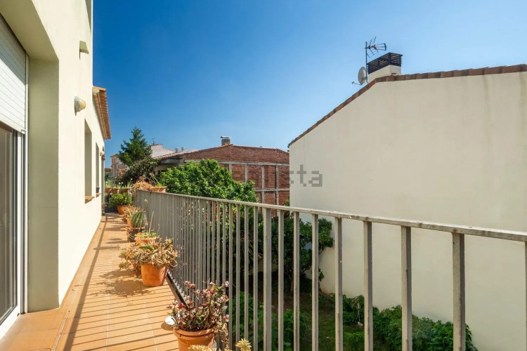 Chalet pareado en calle Tossa