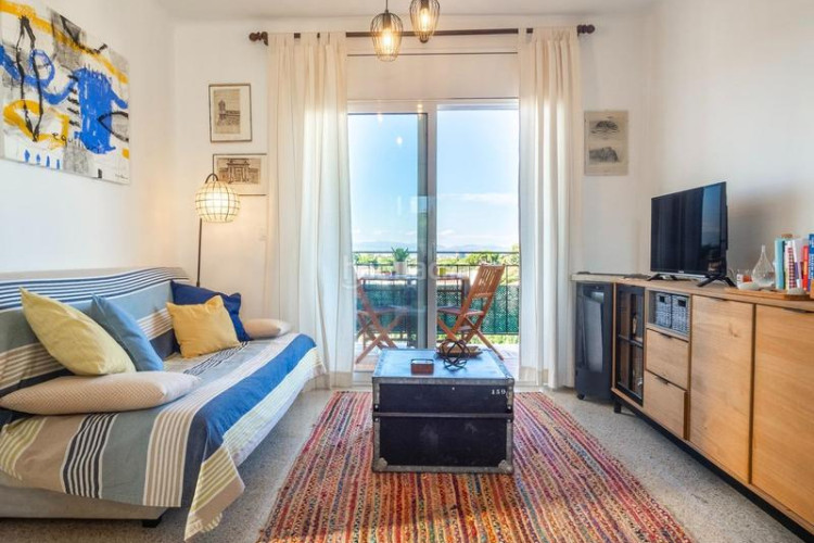 Apartamento piso en muy buen estado con vistas despejadas en Escala (L´)