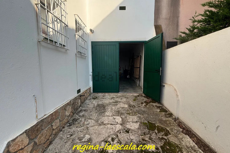 Chalet pareado en calle Pinedes