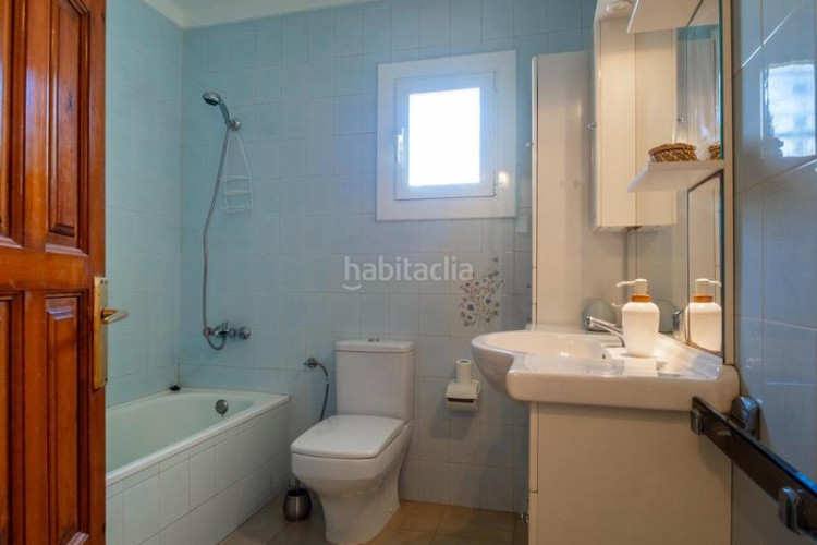 Casa  espaciosa con vistas al mar y piscina privada zona puig sec en Escala (L´)