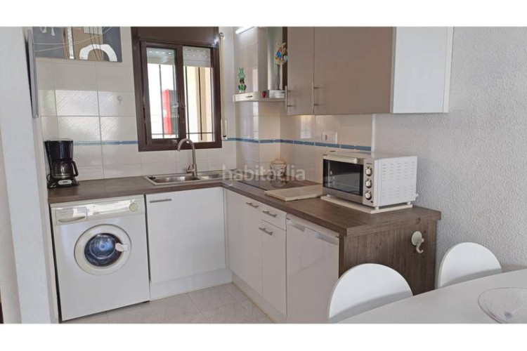 Piso en narcís monturiol 15 piso en venta en com. els pins en Escala (L´)