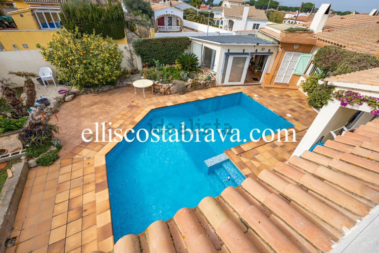 Casa independiente en Barrio Riells