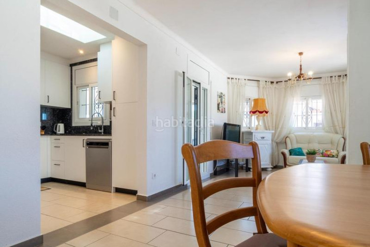 Casa  espaciosa con vistas al mar y piscina privada zona puig sec en Escala (L´)