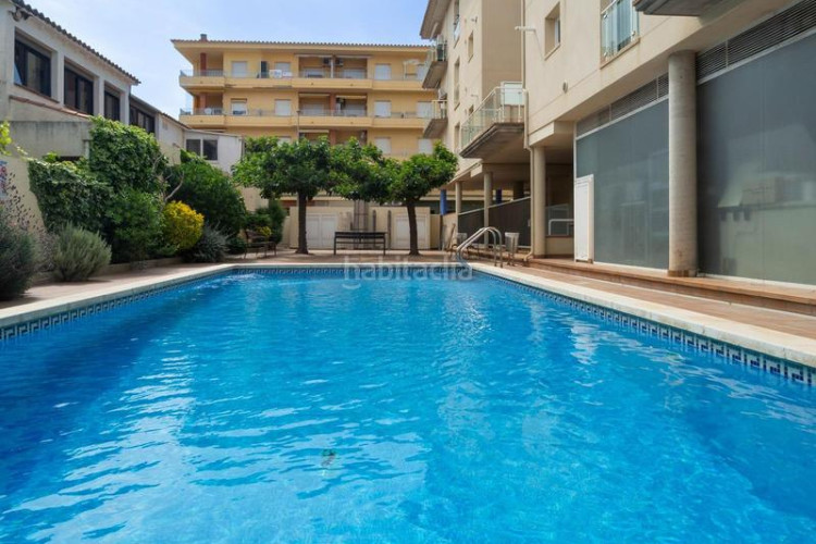 Ático exclusivo ático dúplex en primera línea de mar con vistas espectaculares en Escala (L´)