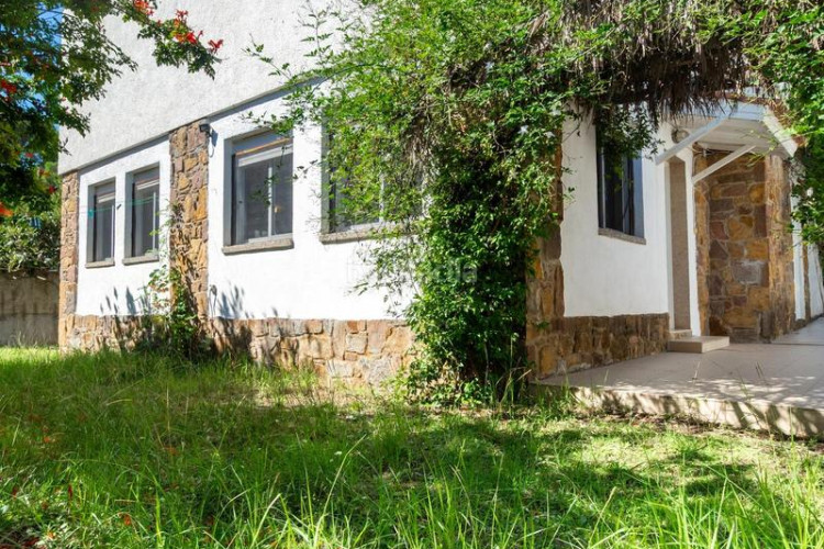 Casa  individual con jardín privado zona puig sec en Escala (L´)
