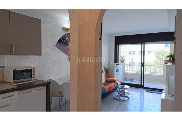 Piso en narcís monturiol 15 piso en venta en com. els pins en Escala (L´)