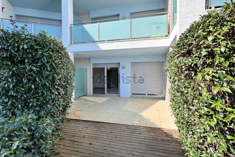 Precioso apartamento de planta baja frente el puerto de l'Escala!
