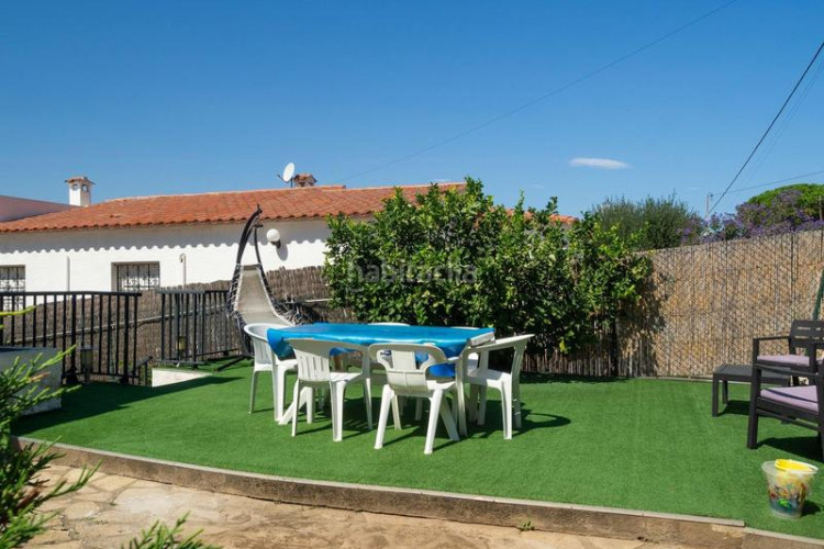 Casa  espaciosa con vistas al mar y piscina privada zona puig sec en Escala (L´)