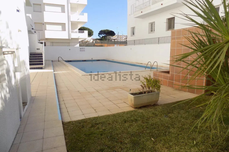 ESTUDIO A PRIMERA LINIA CON AMPLIA TERRAZA, GARAJE CERRADO Y PISCINA COMUNITARIA EN L'ESCALA