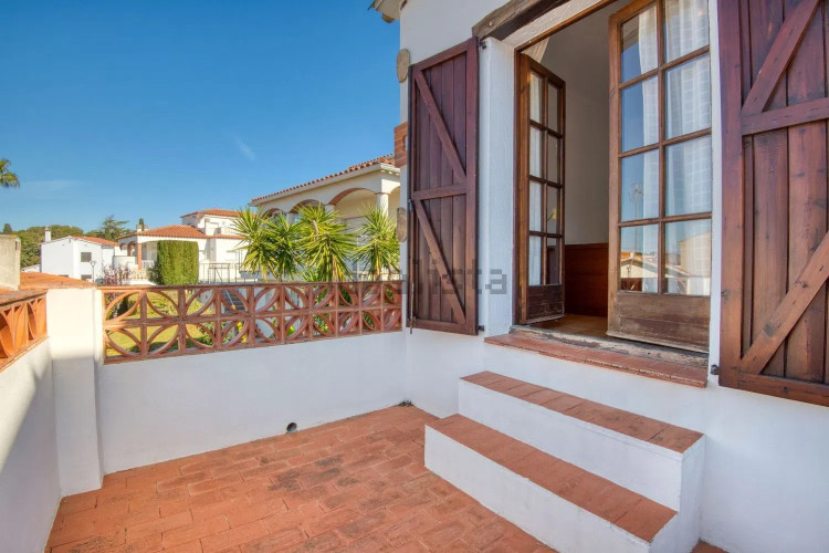 Casa independiente en calle Ricardell, 27